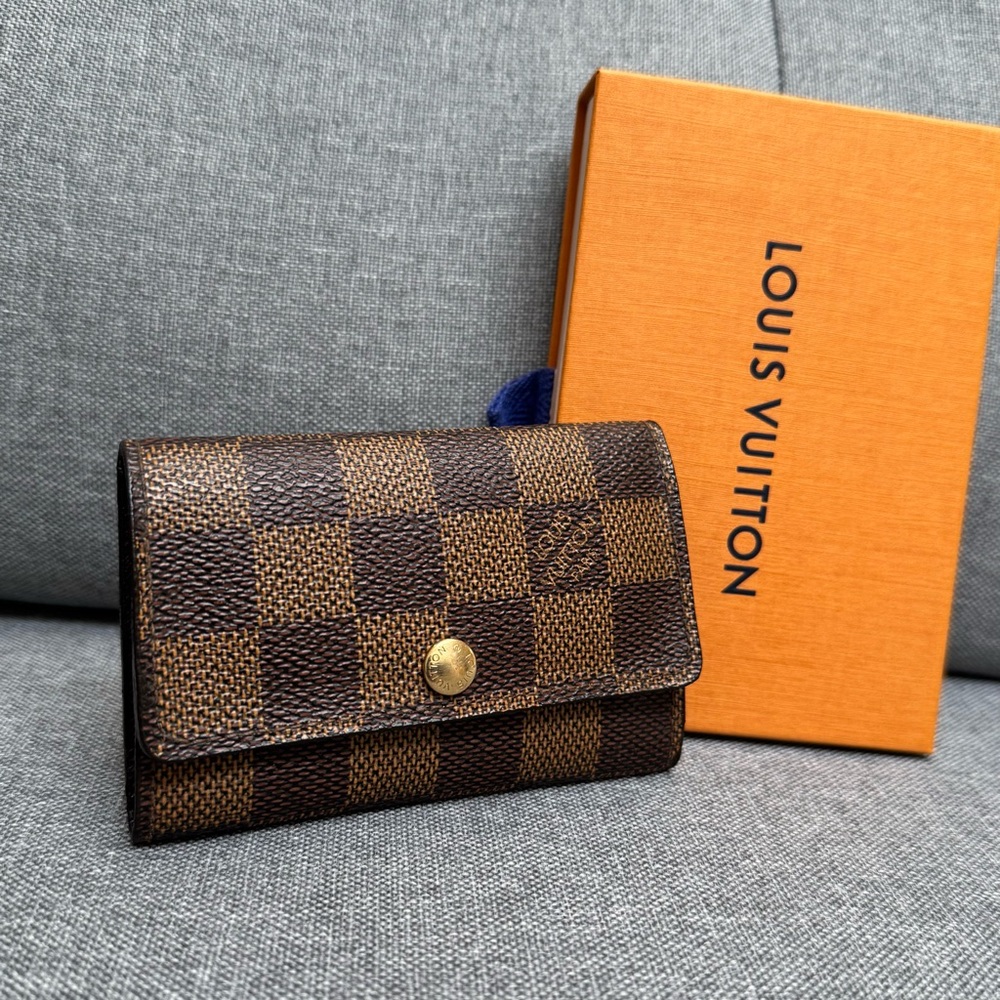 Louis Vuitton Damier Ebene Authenticated Key & Card Holder in Brown